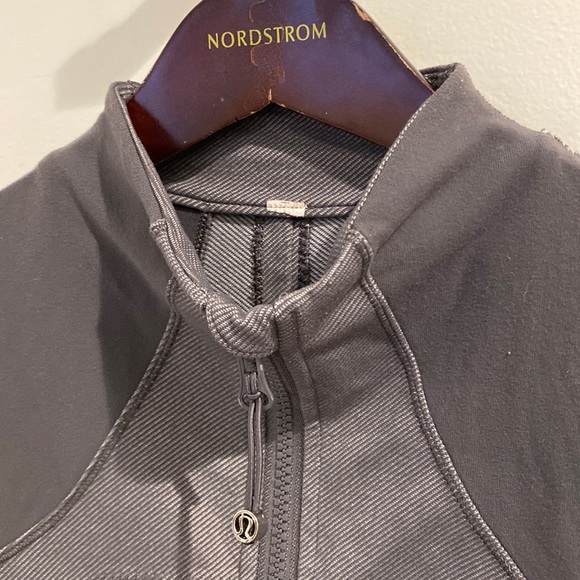 Lululemon Forme Jacket - Picture 6 of 9